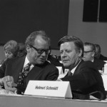 Brandt und Schmidt auf dem SPD-Parteitag 1973. Bundesarchiv, B 145 Bild-F039404-0012 / CC-BY-SA [CC BY-SA 3.0 de], via Wikimedia Commons