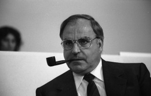 Helmut Kohl, 6. Bundeskanzler (1982–1998). Bundesarchiv, B 145 Bild-F054631-0013 / Engelbert Reineke / CC-BY-SA 3.0 [CC BY-SA 3.0 de], via Wikimedia Commons