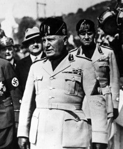 Benito Mussolini und Galeazzo Ciano, März 1938. Bundesarchiv, Bild 183-2007-1022-506 / CC-BY-SA 3.0 [CC BY-SA 3.0 de], via Wikimedia Commons