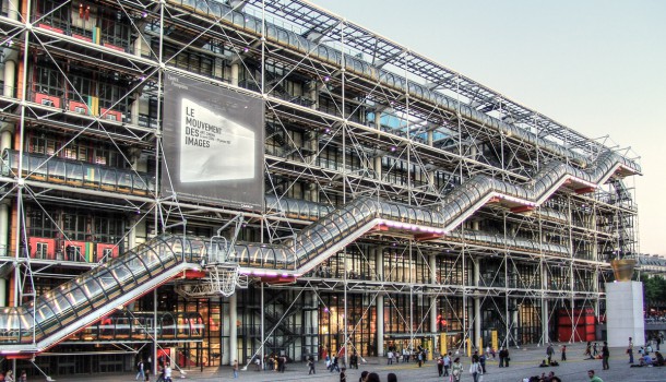 Rohe und technizistische Außengestaltung des Pariser »Centre Pompidou« erregt Anstoß