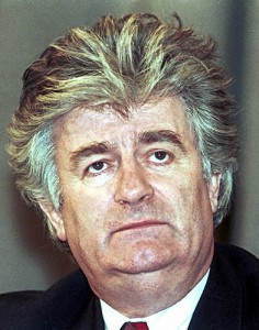 Radovan Karadžić während eines Besuchs in Moskau 1994. By Mikhail Evstafiev (Created and Uploaded by Evstafiev) [CC BY-SA 2.5], via Wikimedia Commons