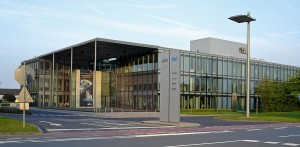 Technischer Hauptsitz von Braun in Kronberg. By MyName (dontworry) (Own work) [CC BY-SA 2.5], via Wikimedia Commons