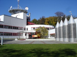 Sendestudios des Österreichischen Rundfunks, Landesstudio Burgenland (Eisenstadt). By Deneb (Own work) [Public domain], via Wikimedia Commons