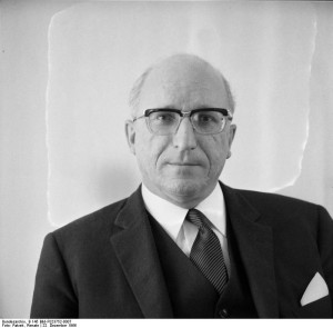 Heinz Kühn, 1966. Bundesarchiv, B 145 Bild-F023752-0007 / Patzek, Renate / CC-BY-SA 3.0 [CC BY-SA 3.0 de], via Wikimedia Commons