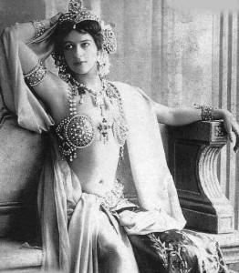 Mata Hari, See page for author [Public domain], via Wikimedia Commons