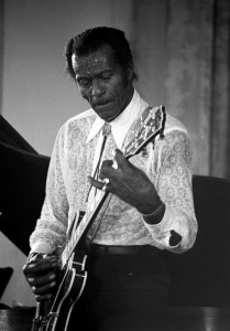 Chuck Berry bei einem Konzert in Frankreich, 1987, By Roland Godefroy (Own work) [GFDL, CC-BY-SA-3.0 or CC BY-SA 2.5-2.0-1.0], via Wikimedia Commons
