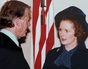 Thatcher mit US-Präsident Jimmy Carter im Dezember 1979. White House photo office [Public domain], via Wikimedia Commons