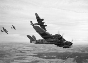 Britische Flugzeuge im Zweiten Weltkrieg, Bristol „Beaufighters“ - Flt Lt B.J. Daventry, Royal Air Force official photographer [Public domain]