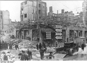 Berlin, zerstörtes Varieté „Wintergarten“ - Bundesarchiv, Bild 183-J31399 / Unknown / CC-BY-SA 3.0 [CC BY-SA 3.0 DE]