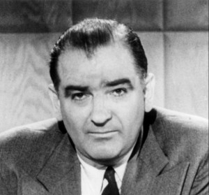 Joseph McCarthy (1954). By United Press (Library of Congress) [Public domain], via Wikimedia Commons
