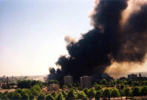 Brand und Explosionen in der Feuerwerksfabrik von Enschede am 13. Mai 2000 - Bartflikweert [CC BY-SA]