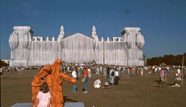 24. Juni 1995: Christo verhüllt den Reichstag in Berlin